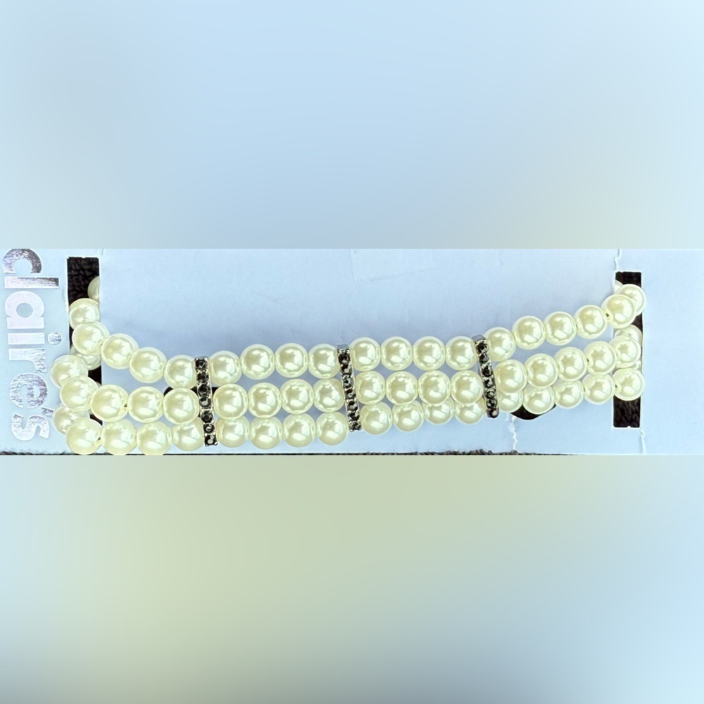 Claire's Cream Pearl Choker with Black Accents